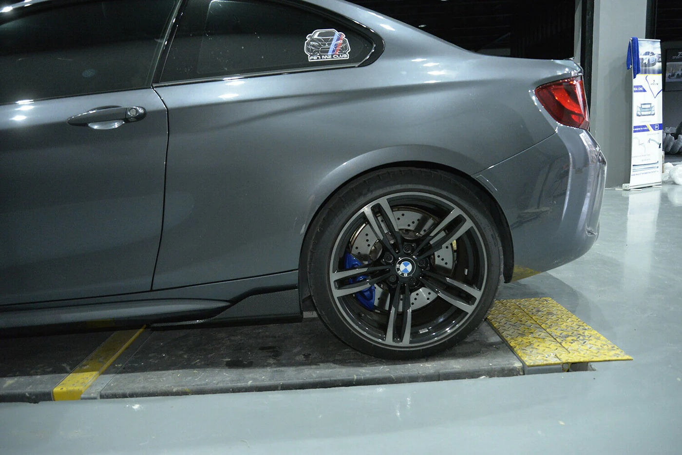 'Carbon Side Skirts 'Performance Style' for BMW M2 F87'